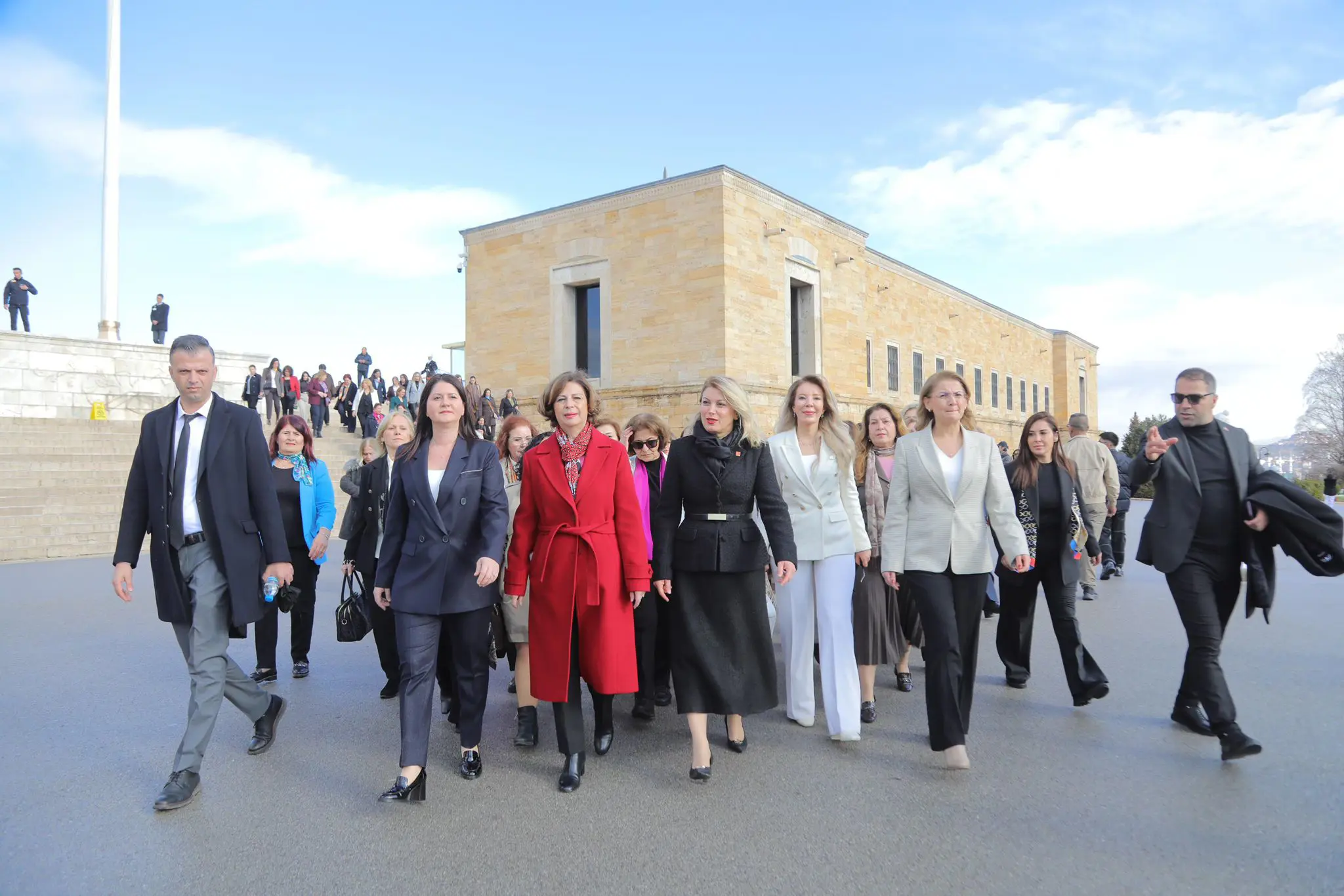 ANITKABİR’DE MEDENİ KANUN’UN YIL DÖNÜMÜ ANMASI galeri görseli